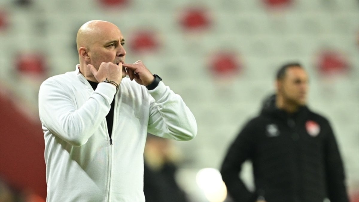 Antalyaspor Teknik Direktörü Sami Uğurlu, "Bu bir galibiyet ama bizim