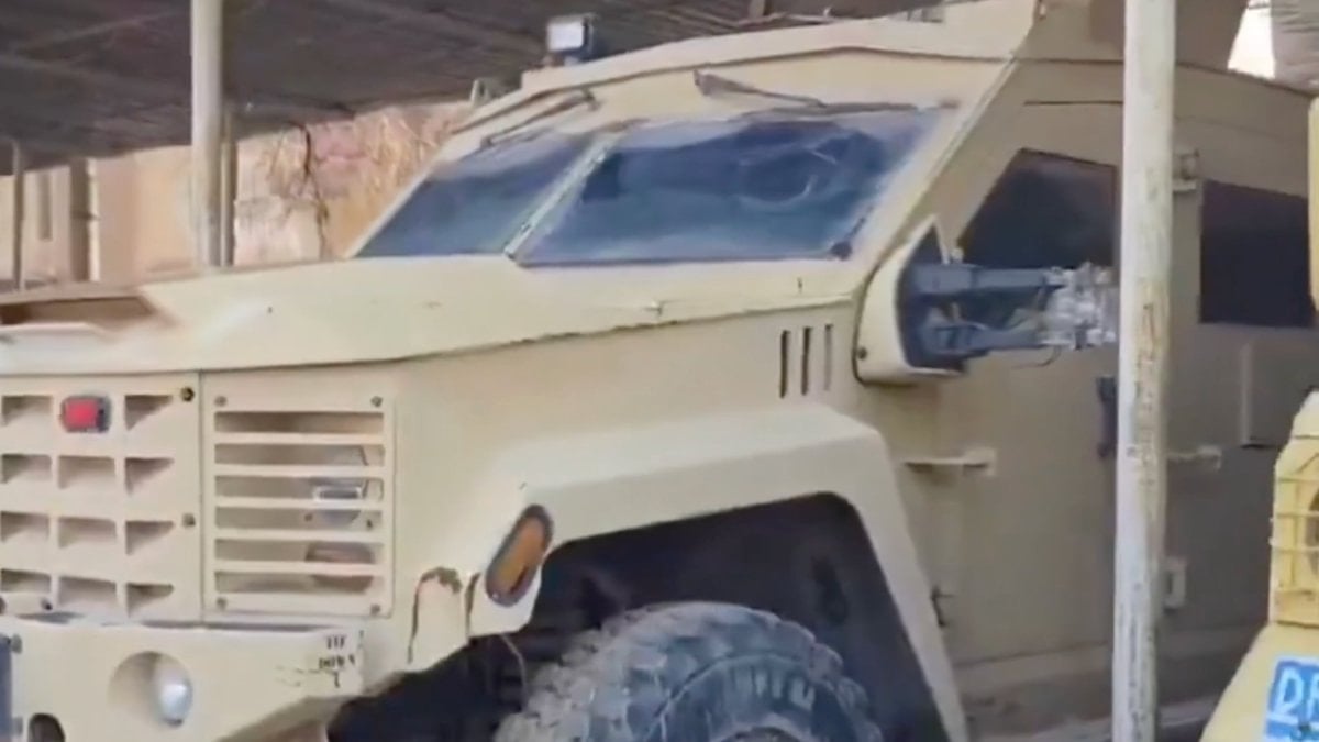 Suriye'de tarihi operasyon... Suriye'de YPG/SDG ile Suriye ordusu arasında başlayan