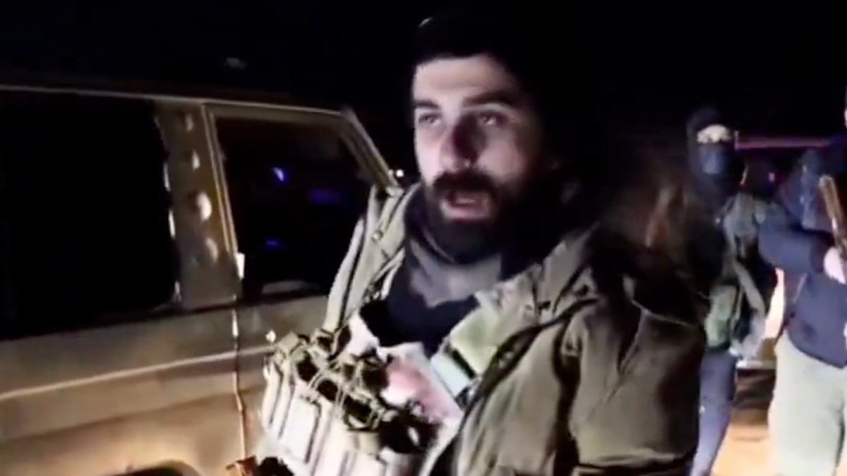Suriye’de rejim güçlerine karşı çatışan SDG/YPG'li teröristler İslam ve Müslümanlığa