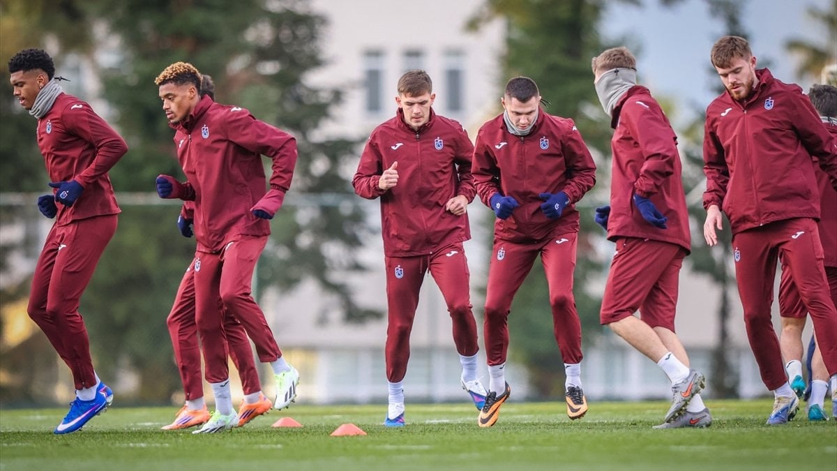Süper Kupa yarı finalinde Galatasaray ile karşılaşacak Trabzonspor maçın kamp