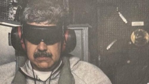ABD operasyonuyla, ülkesinden eşiyle birlikte kaçırılan ve bir savaş gemisiyle