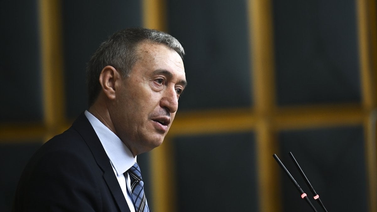 DEM Parti Eş Genel Başkanı Tuncer Bakırhan, partisinin grup toplantısında