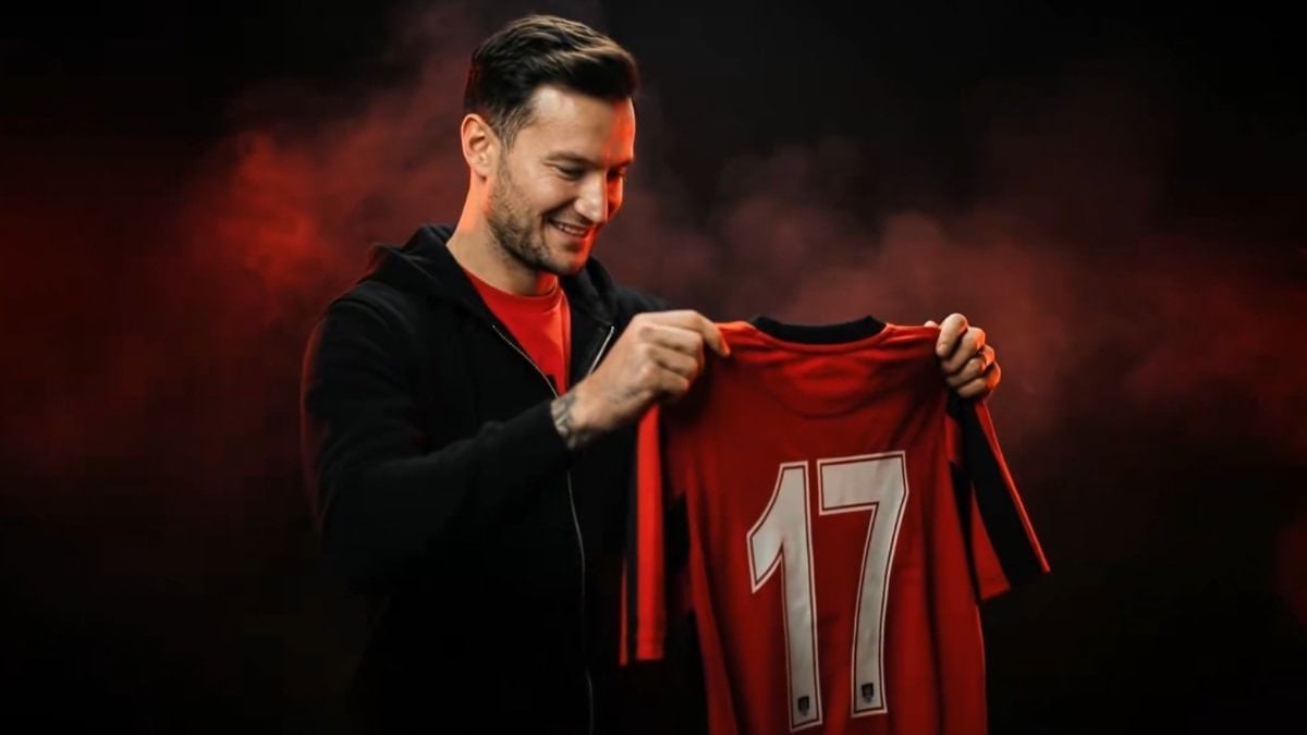 1. Lig ekiplerinden Çorum FK, Oğulcan Çağlayan'ın Vanspor FK'ye transferi