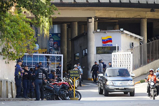 ABD'nin Maduro'yu alıkoyup New York'a götürmesinin ardından Venezuela'da aralarında siyasi