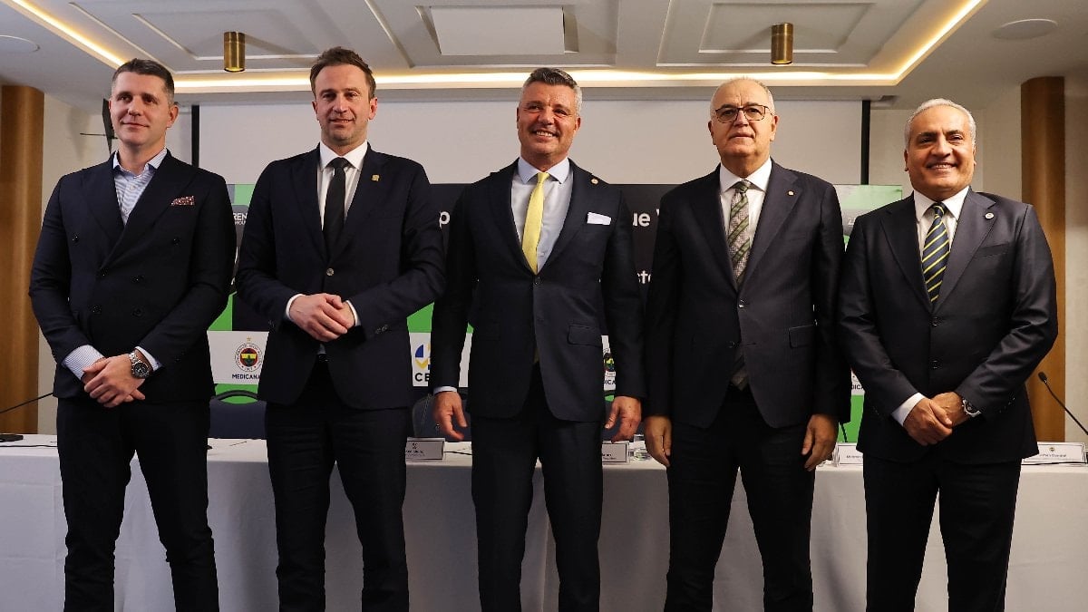 Avrupa Voleybol Konfederasyonu (CEV) Başkanı Roko Sikiric, Türkiye Voleybol Federasyonu