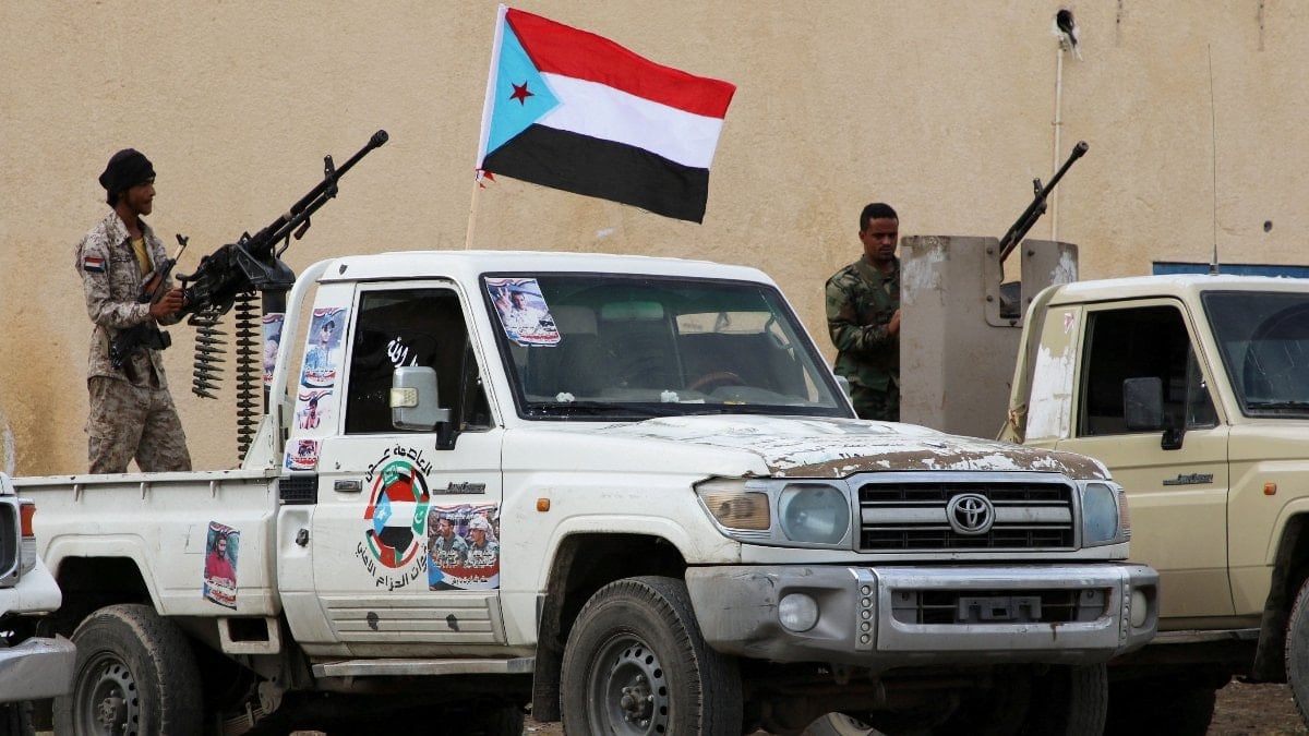 Yemen’de Birleşik Arap Emirlikleri destekli ayrılıkçı Güney Geçiş Konseyi, meşru