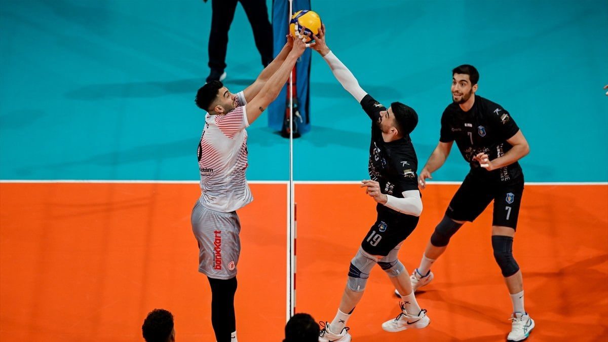 Voleybol Efeler Ligi'nin 15. haftasında lider Ziraat Bankkart, sahasında Gebze