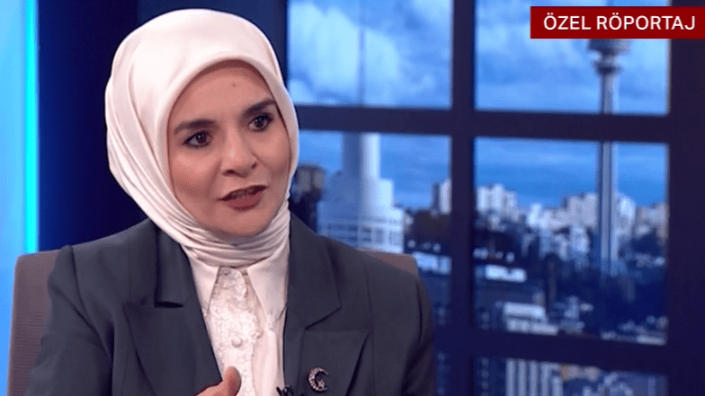 Aile ve Sosyal Hizmet Bakanı Mahinur Özdemir Göktaş, 15 yaşından