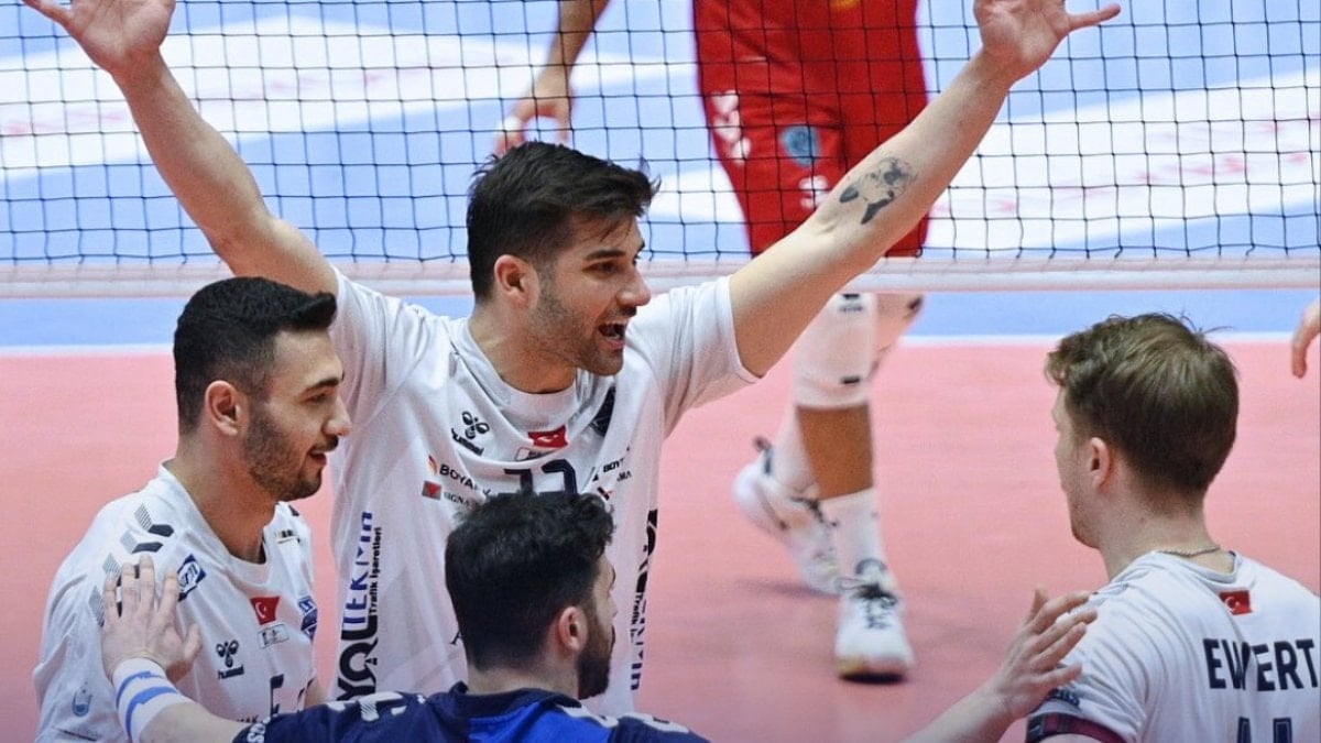 Altekma Erkek Voleybol Takımı, Efeler Ligi'nin 18. haftasında konuk olduğu
