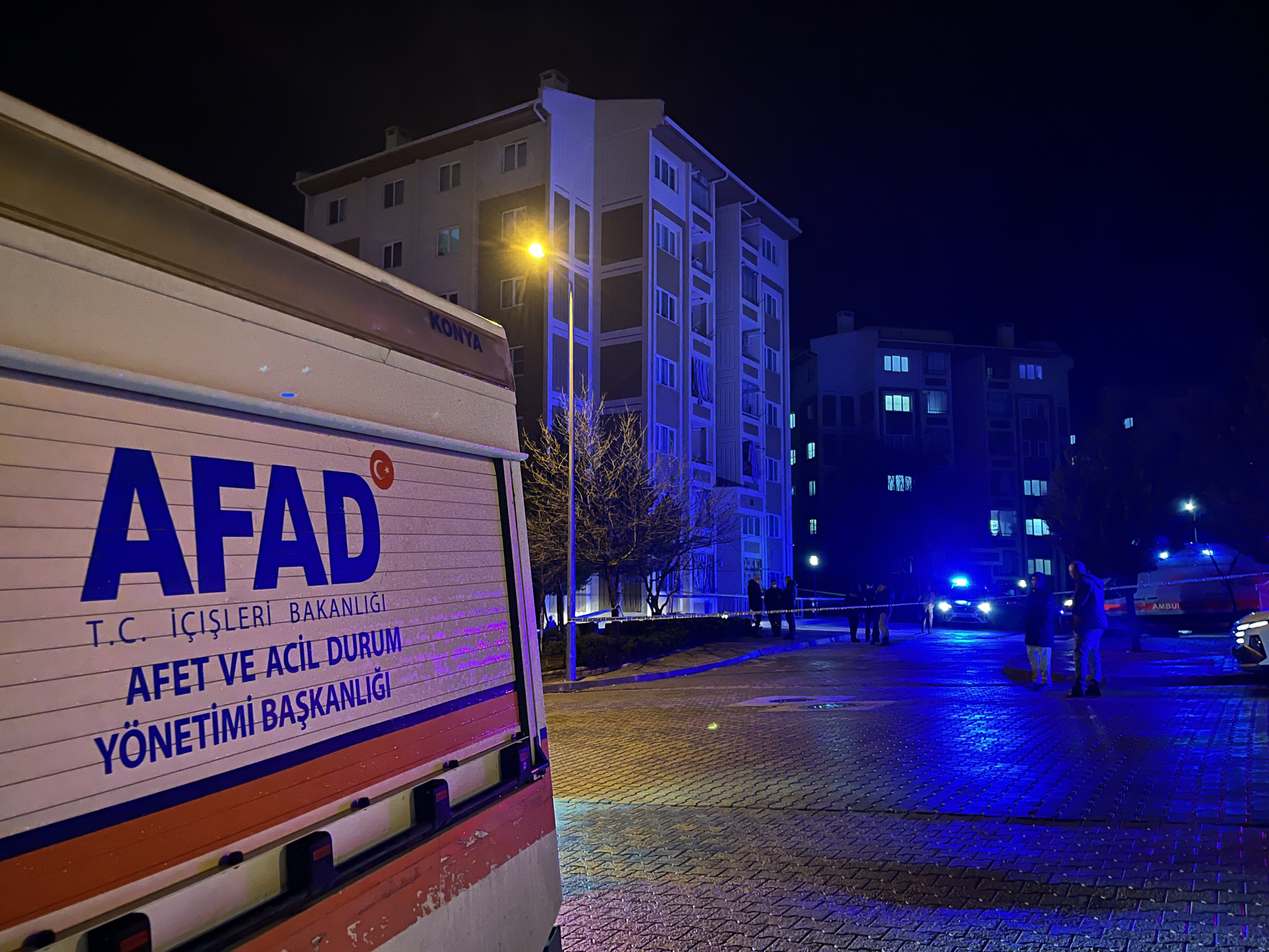 Konya’da bir apartmanın 1'inci katında yapılan ilaçlama nedeniyle diğer dairelerde