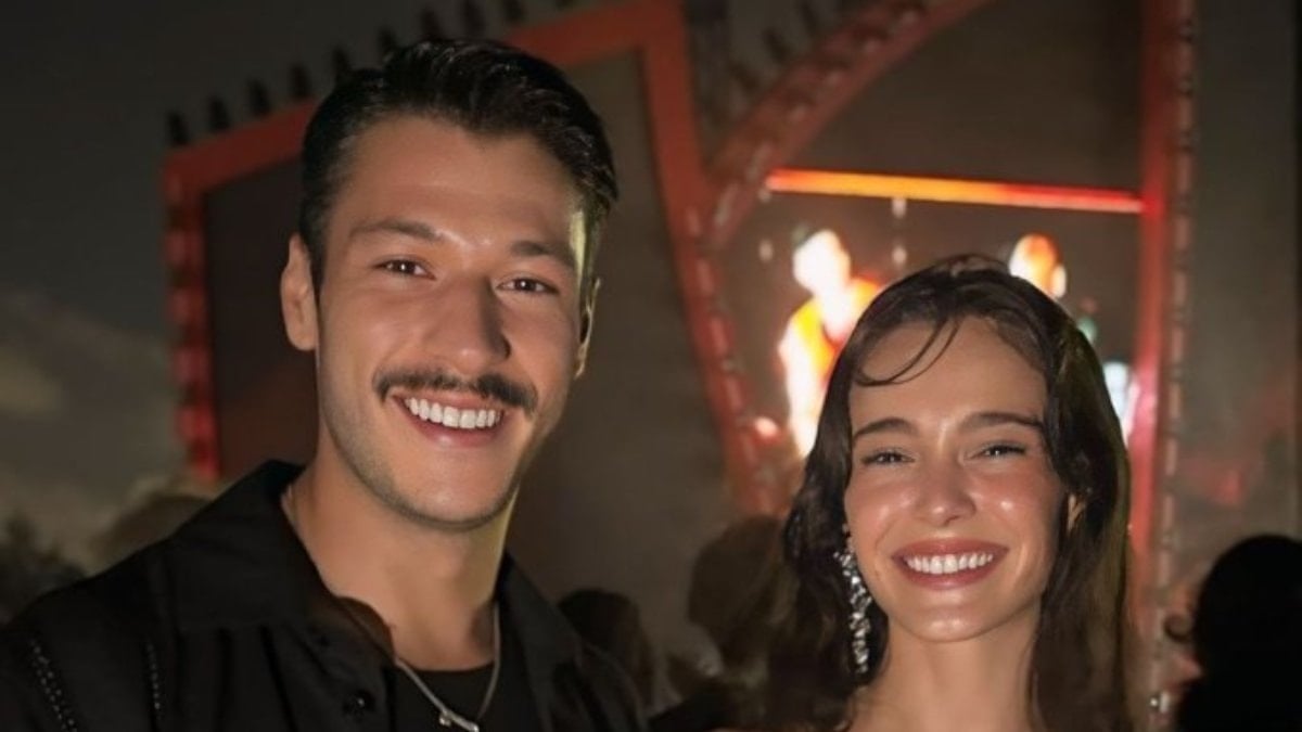 Geçtiğimiz günlerde güzel oyuncu Hafsanur Sancaktutan, sevgilisiyle birlikte yer aldıkları