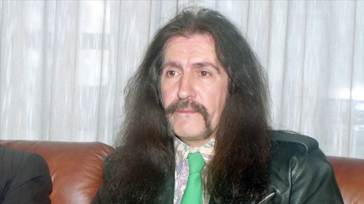 "Modern Çağ Ozanı" olarak adlandırılan, Anadolu rock ve pop müziğin
