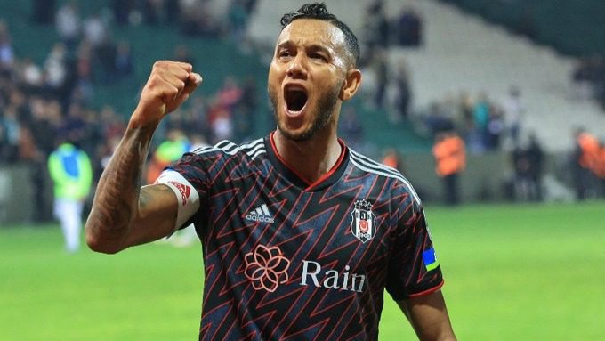 Bir dönem Fenerbahçe ve Beşiktaş'ta forma giymiş olan Josef de