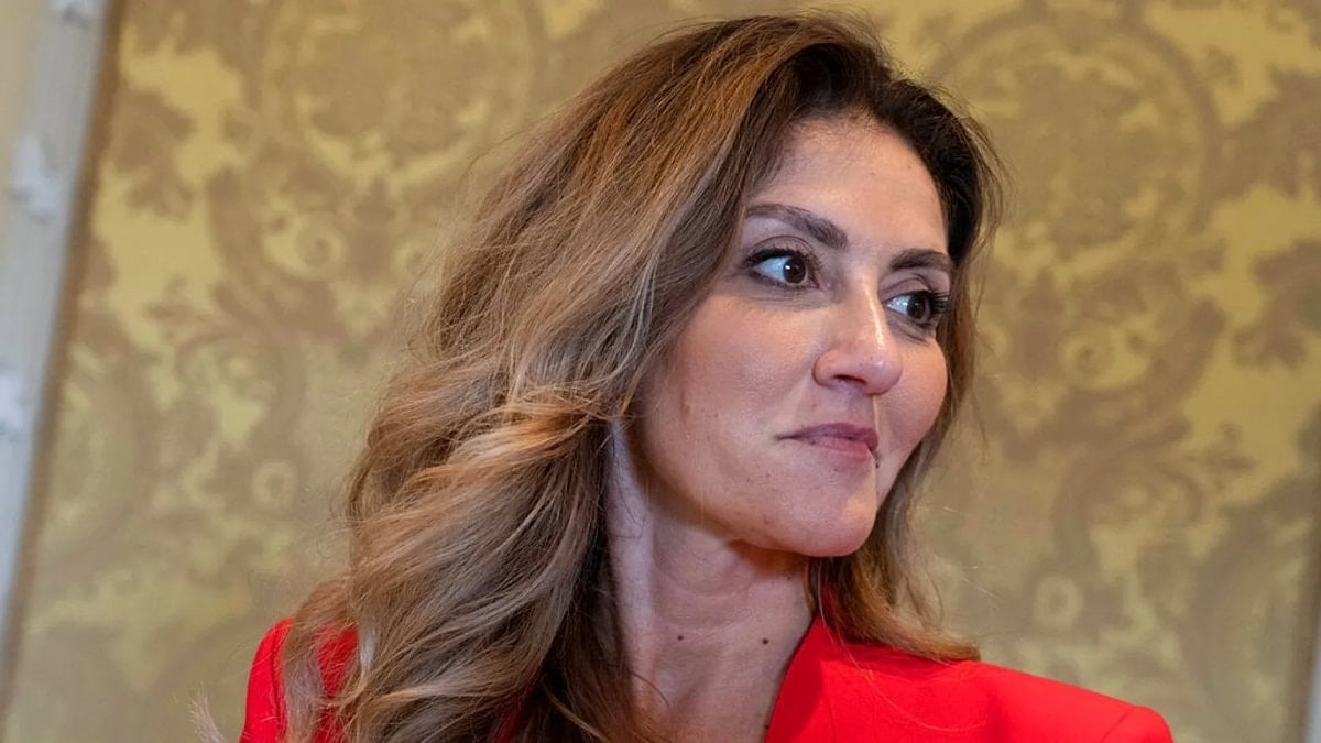 Türk ve başörtüsü düşmanlığı ile tanınan Dilan Yeşilgöz, azınlık hükümetini