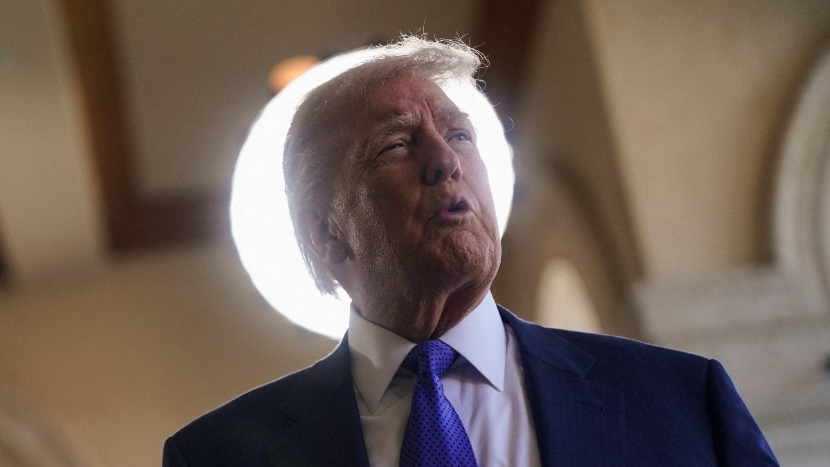 ABD Başkanı Donald Trump, reşit olmayan kız çocuklarına yönelik fuhuş