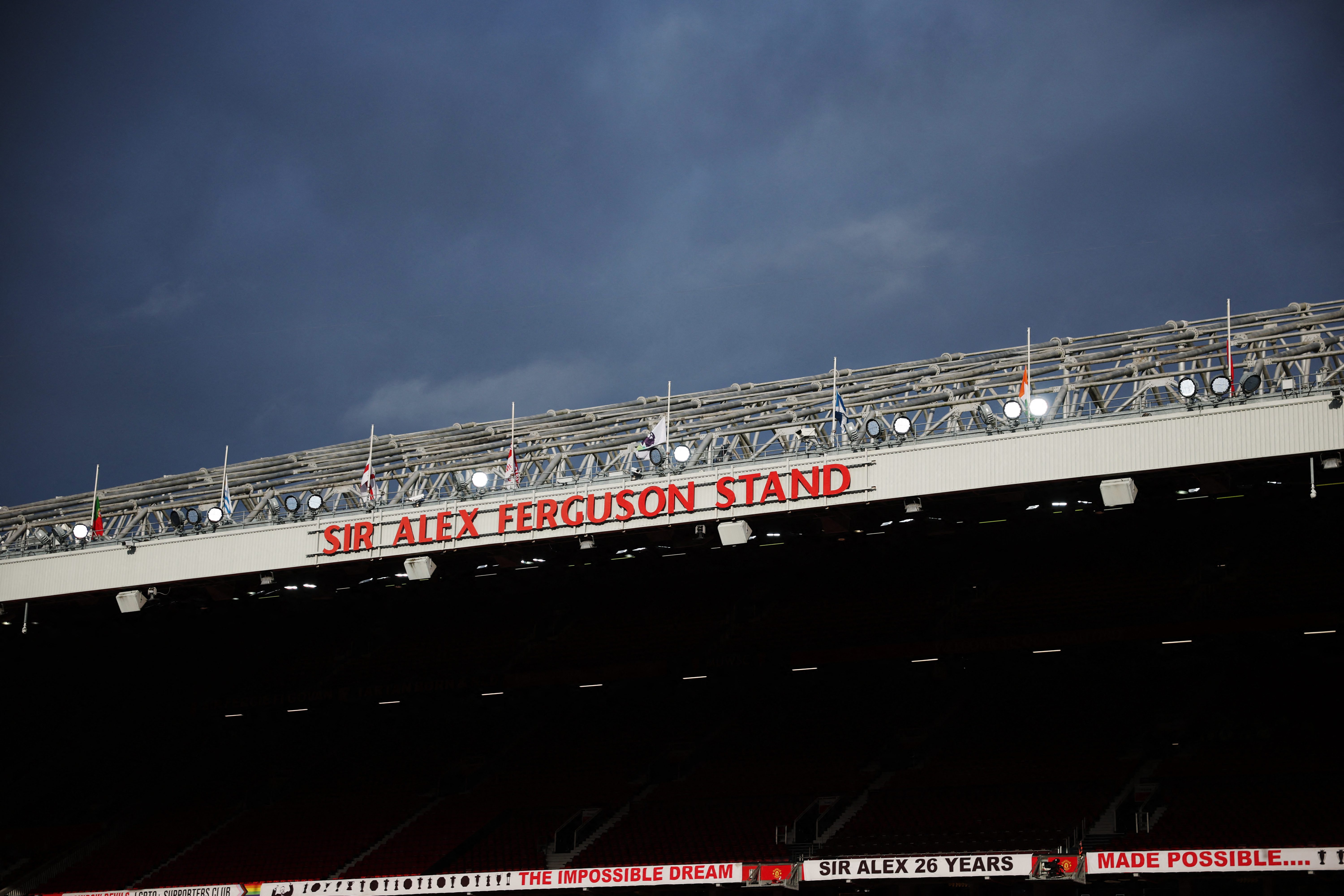 Manchester United'ın evi Old Trafford Stadı bir iftar etkinliğine ev
