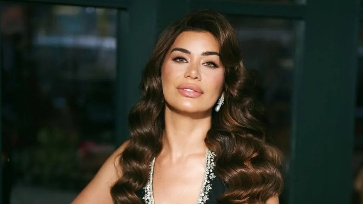 Eski manken Ebru Şancı'nın İngiltere'de yaptırdığı botoksu fazla kaçtı. Tek