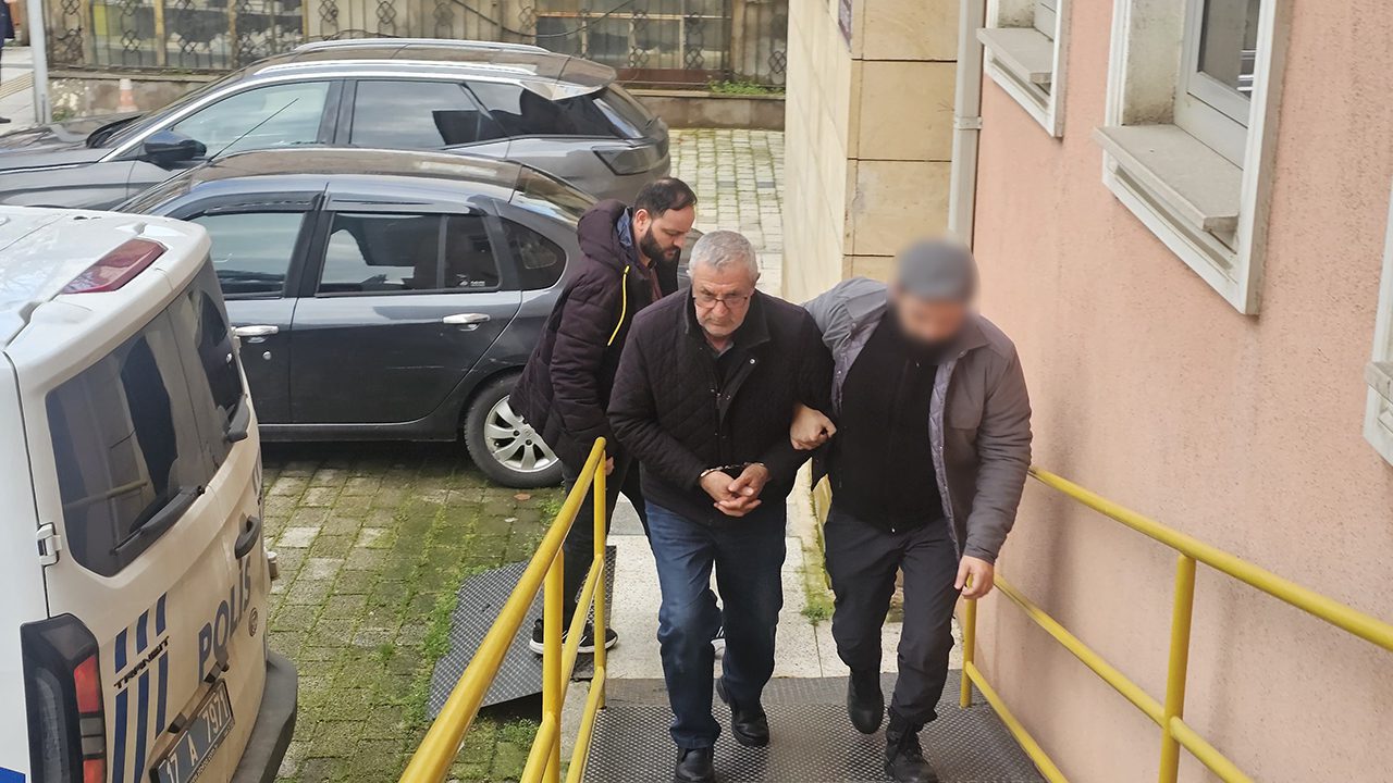 Çanakkale'nin Çan ilçesinde iddiaya göre emanet verdiği altınları geri alamadığı