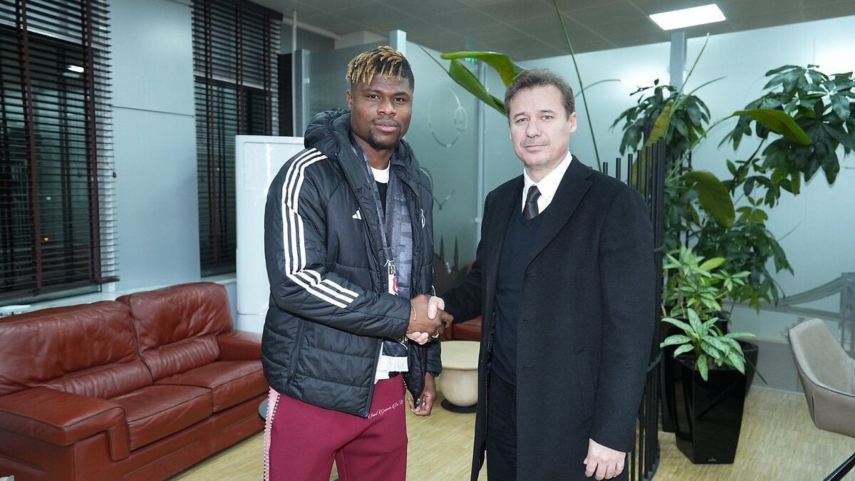 Beşiktaş'ın, İngiliz ekibi Wolverhampton'dan kadrosuna kattığı Emmanuel Agbadou, siyah-beyazlıların tarihindeki