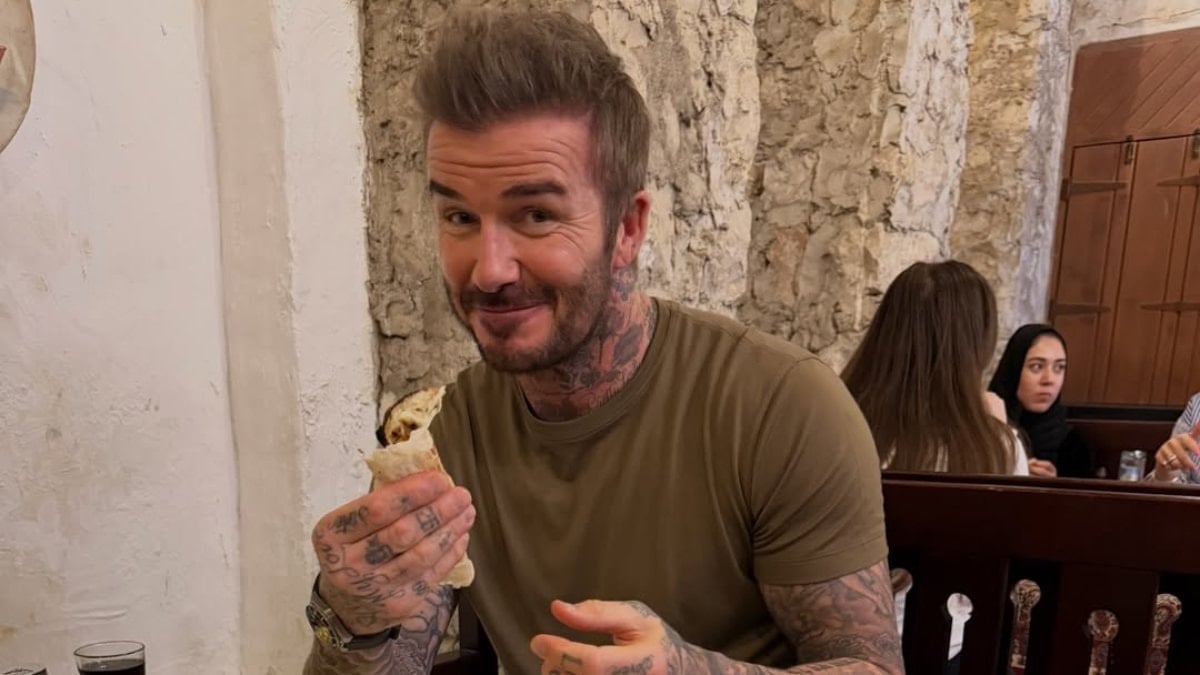 Dünyaca ünlü eski futbolcu David Beckham, Katar'ın başkenti Doha’da kebap