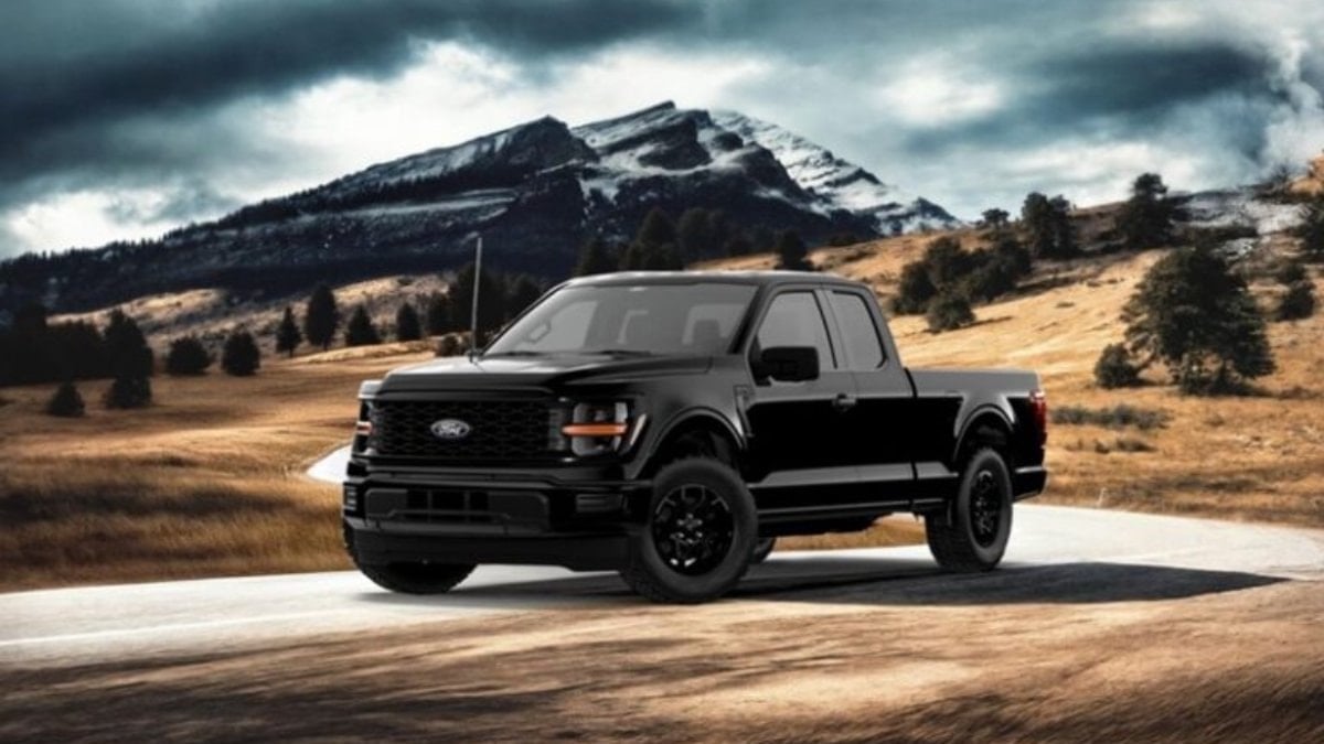 Ford'un ikonik pick-up ailesinin en yeni üyesi F-150 STX, sportif