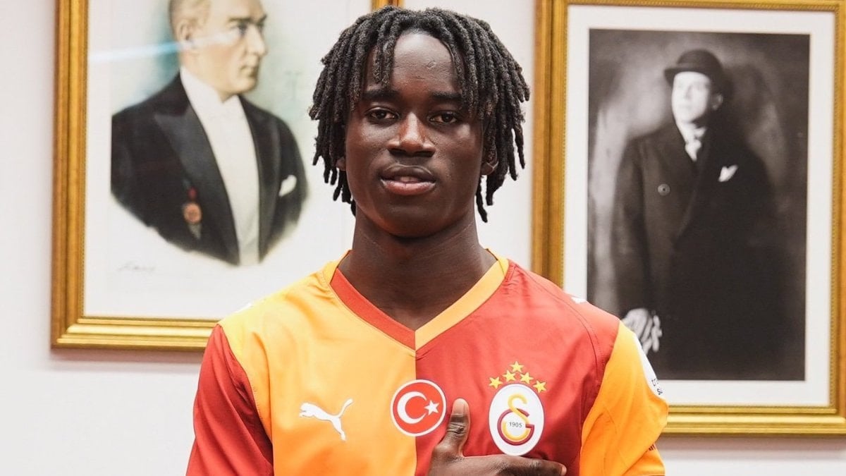 Galatasaray'da orta sahaya transfer edilen Renato Nhaga'nın, UEFA listesine yazılmaması