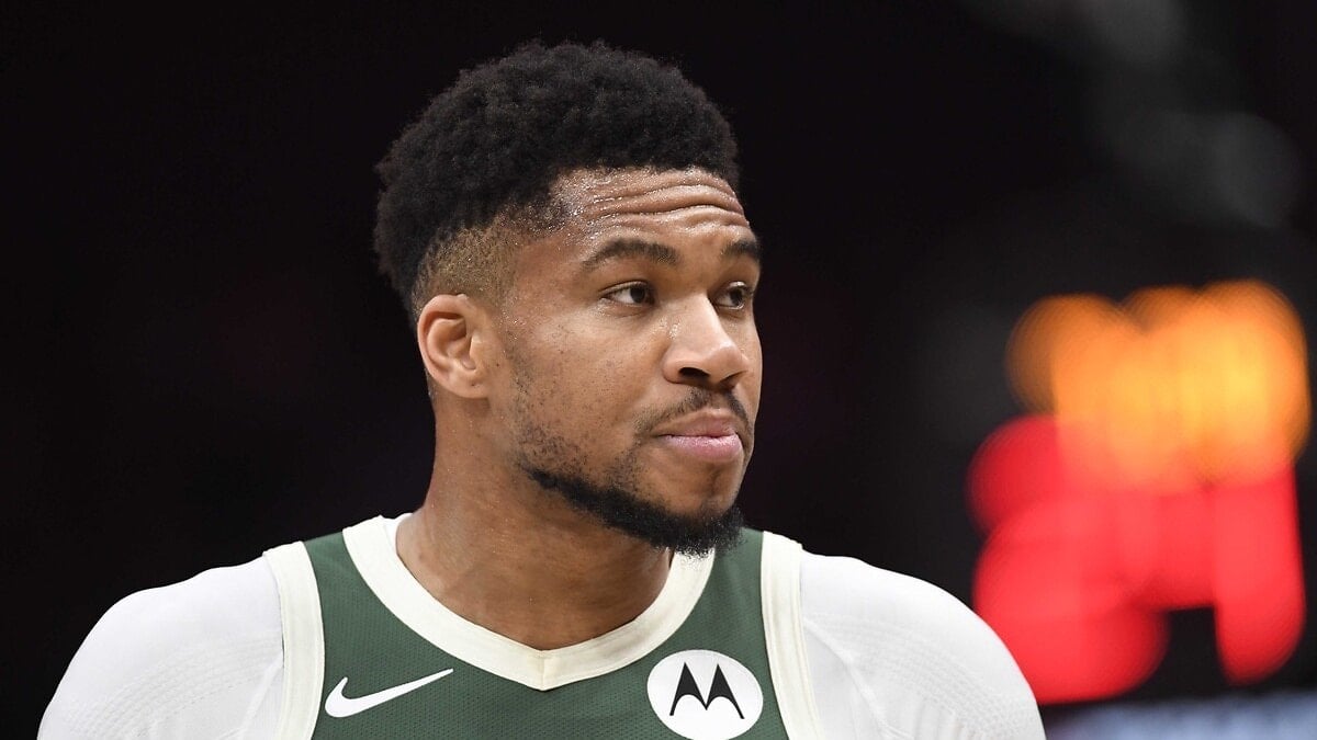 Yıldız basketbolcu Giannis Antetokounmpo, Chelsea Kadın Futbol Takımı’nın sahiplik grubuna