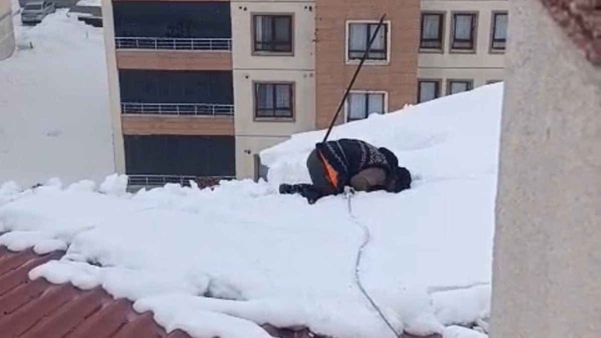 Yüksekova ilçesinde, son 10 yılın en yoğun kar yağışının ardından