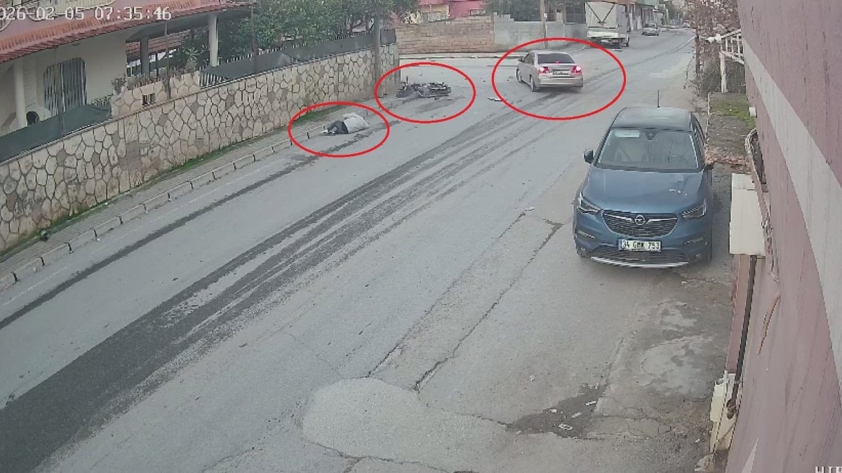 Reyhanlı ilçesinde otomobille çarpışan motosiklet sürücüsü takla atarak metrelerce havaya