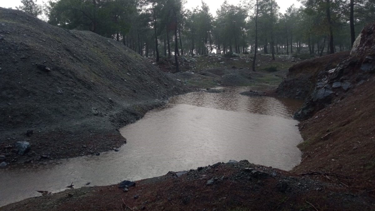 Hatay’da oyun oynadığı esnada 1 buçuk metrelik suyla dolan çukura