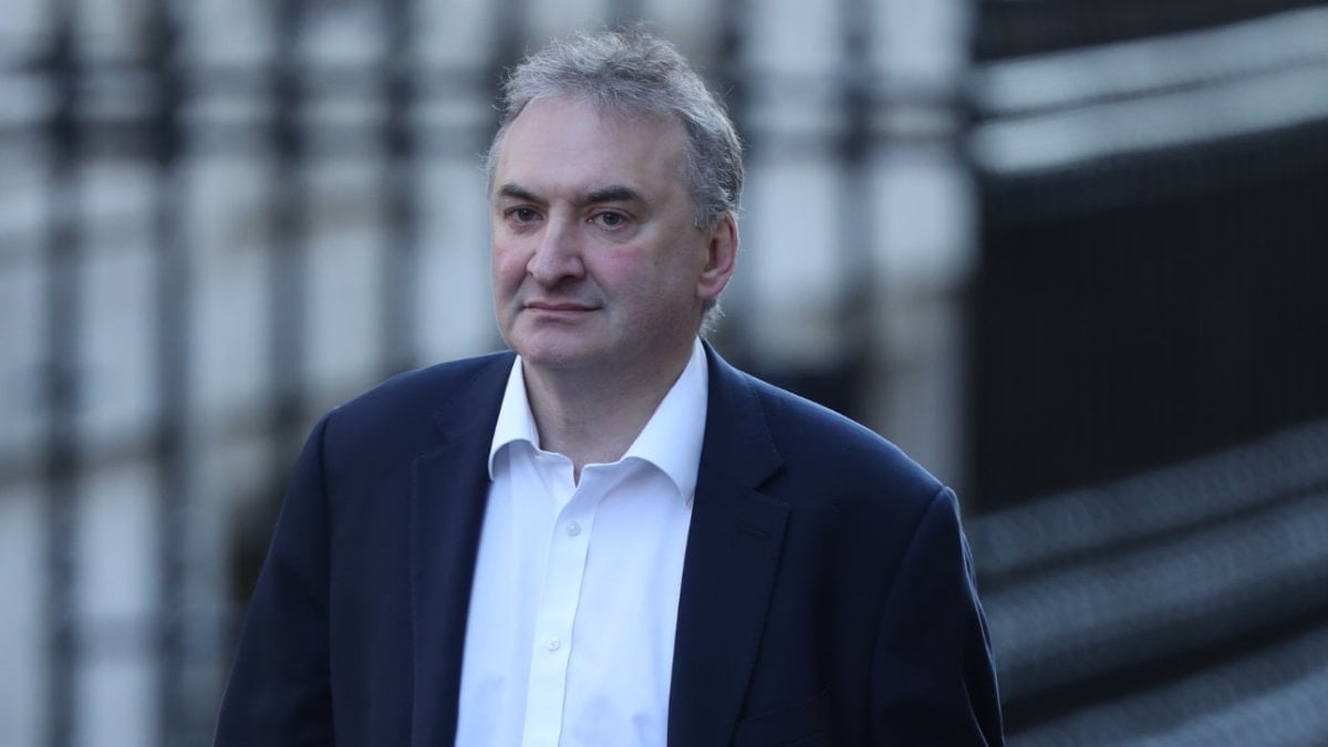 Epstein dosyalarının sarstığı İngiltere'de bir istifa daha geldi.. Kamu hizmeti