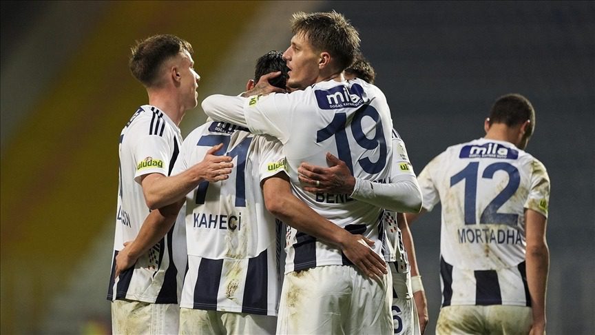 Trendyol Süper Lig'in 23. haftasında Kasımpaşa, zorlu Fenerbahçe deplasmanından puan