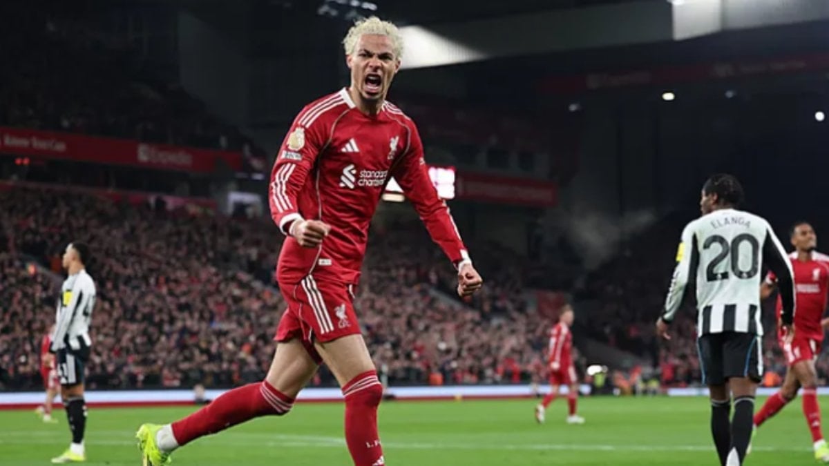 Liverpool, sahasında ağırladığı Newcastle United'ı 4-1 mağlup etti ve ligde