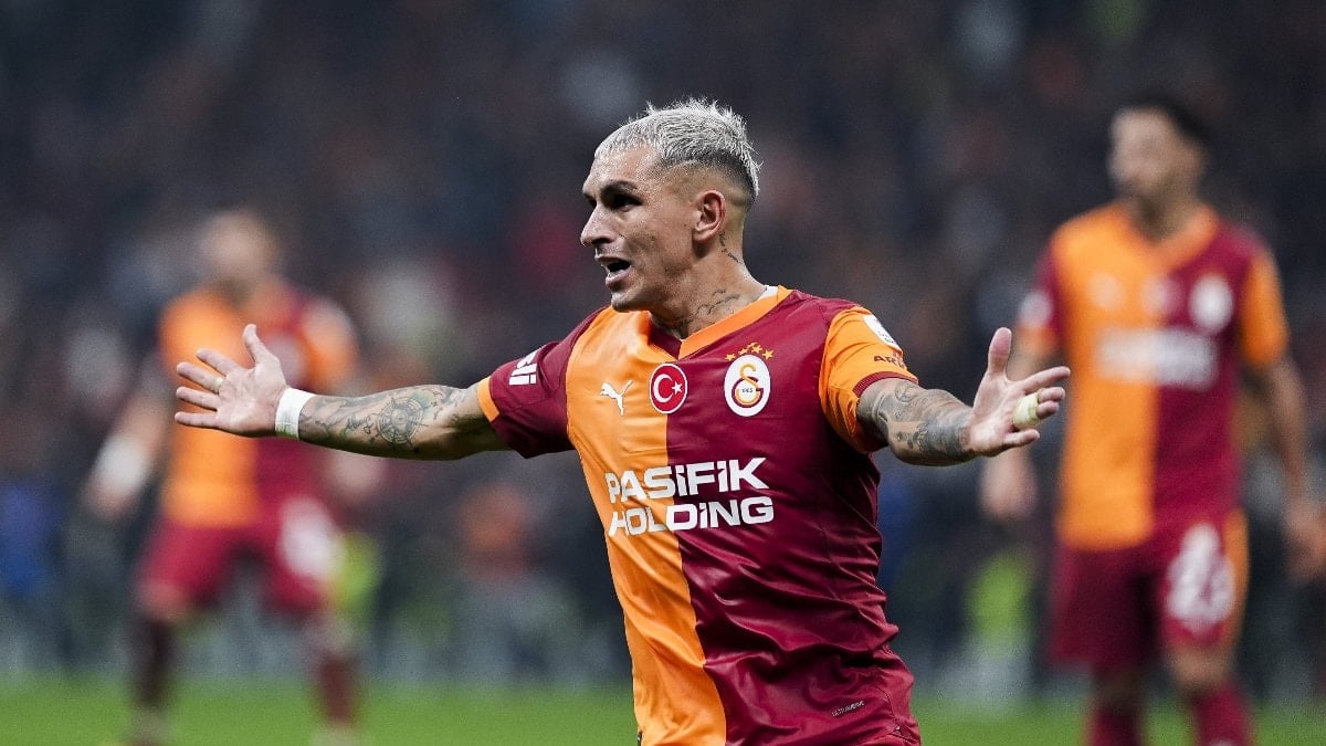 Atletico Mineiro Spor Direktörü Paulo Bracks, Galatasaray forması giyen Lucas