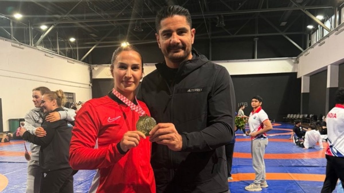 Zagreb Açık Güreş Turnuvası'nda mücadele eden milli sporcu Buse Tosun