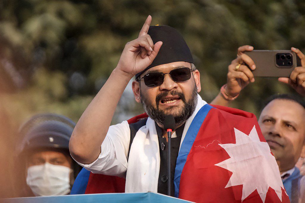 Gençlik öncülüğündeki ayaklanmanın ardından erken seçime giden Nepal’de, rapçi kimliğiyle