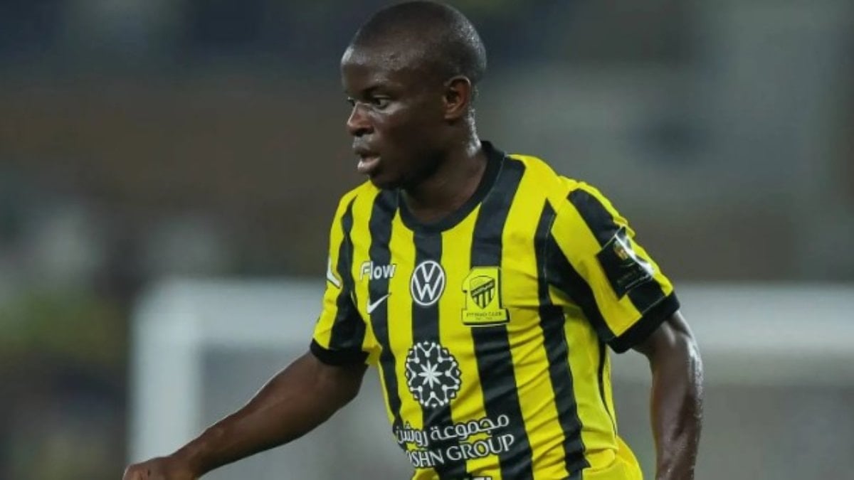 Fenerbahçe, Fransız futbolcu N'Golo Kante'yle 2,5 yıllık anlaşma yapıldığını TFF'ye