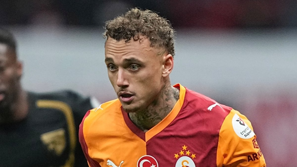 Galatasaray'ın Napoli'den transfer ettiği Noa Lang'in, sarı-kırmızılıların eski yıldızı Dries