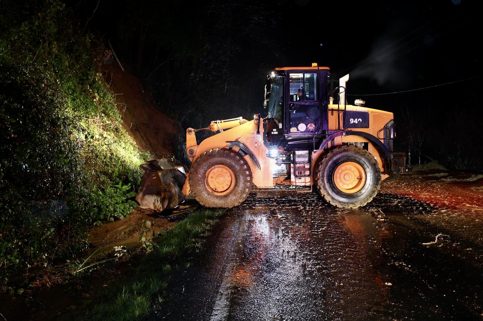 Ordu'nun Perşembe ilçesinde 3 gündür etkisini gösteren yoğun sağanak ve