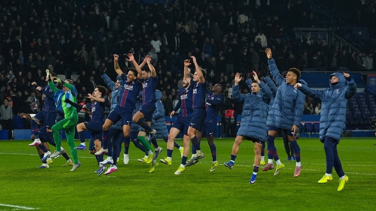 Paris Saint-Germain, 'Le Classique'te Olimpik Marsilya'yı 5-0 mağlup etti ve