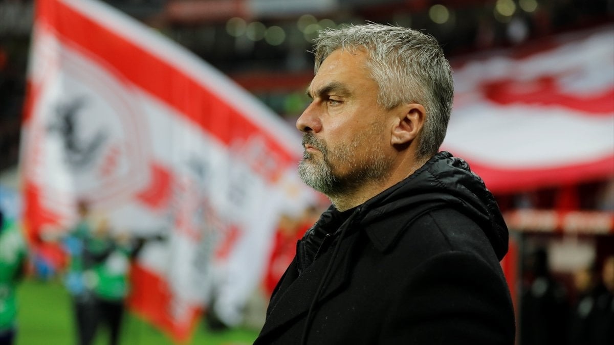 Samsunspor, teknik direktör Thomas Reis ile yolların ayrıldığını açıkladı. 52