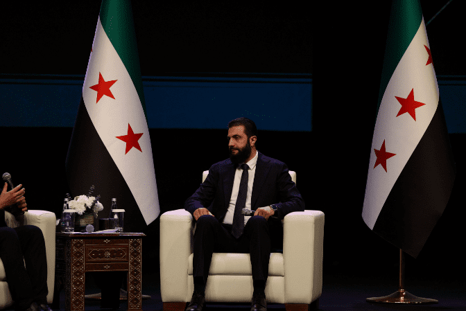 Suriye Cumhurbaşkanı Ahmed Şara, "Yüzyıllardır süren fikri tartışmalara girecek lüksümüz