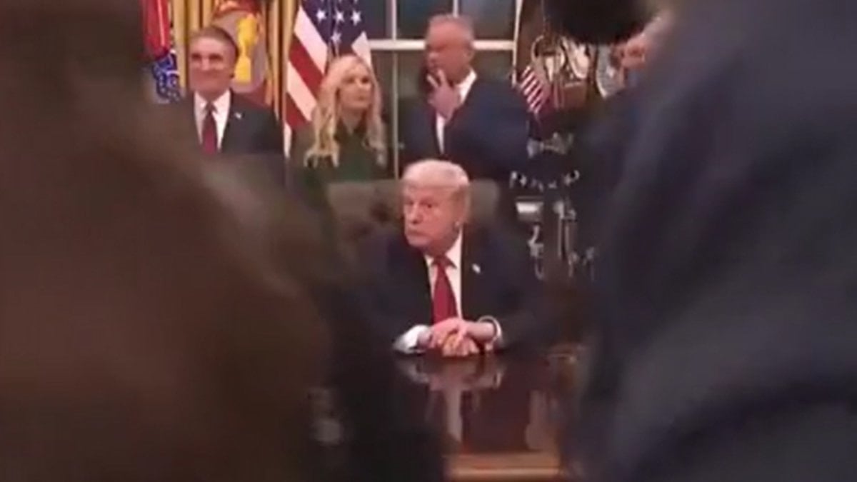 Jeffrey Epstein belgelerine ilişkin yöneltilen soru ABD Başkanı Donald Trump'ı