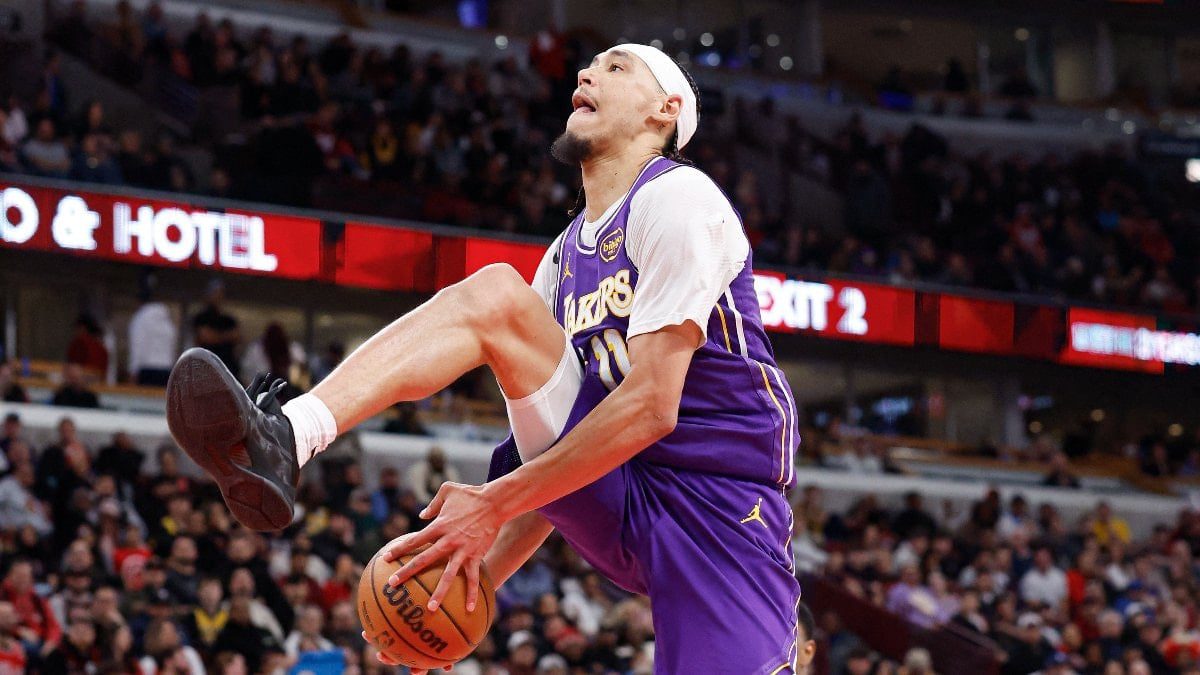 Washington Wizards maskotu, Los Angeles Lakerslı Jaxson Hayes'e kendisini düşürdüğü