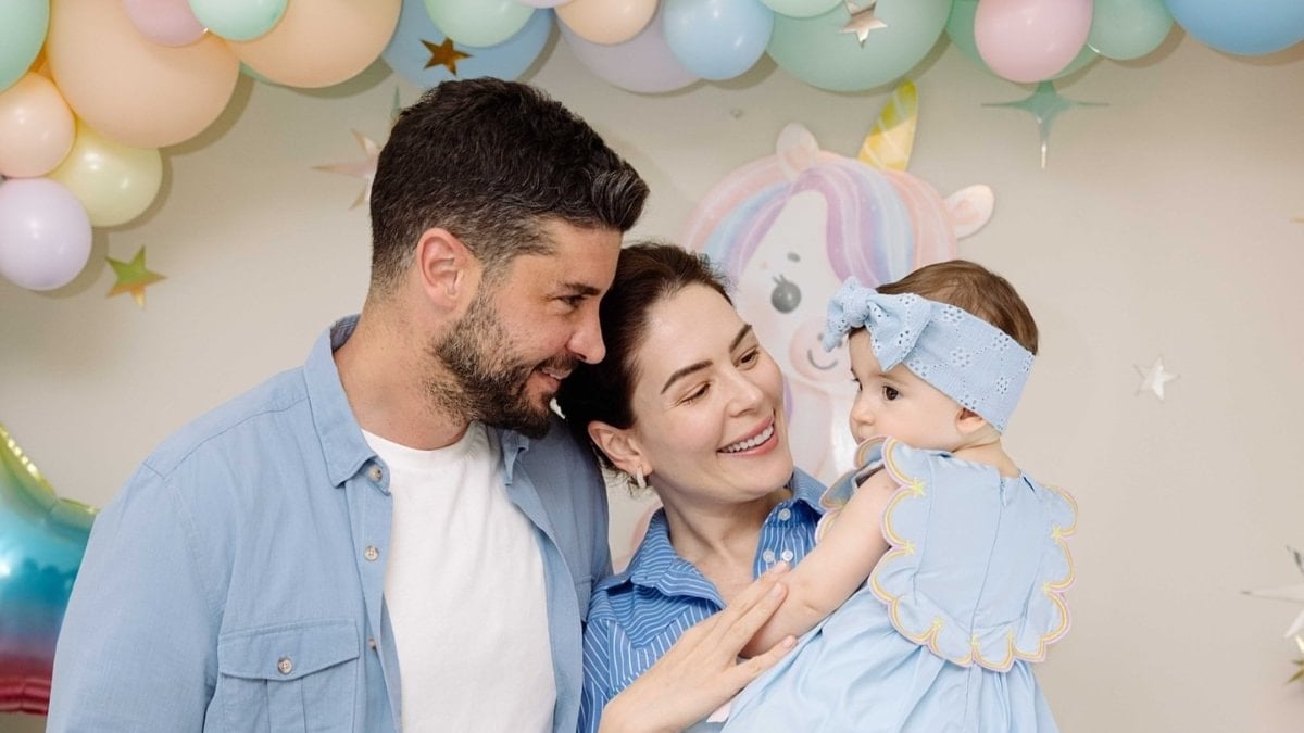 Kendisi gibi oyuncu  Berk Oktay ile mutlu bir evliliği