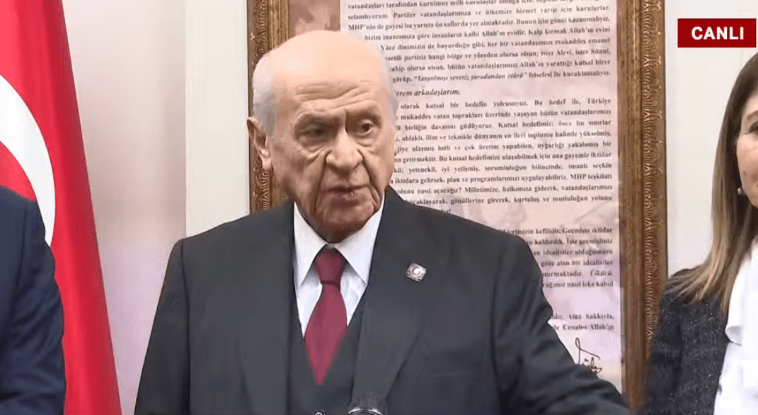 MHP Genel Başkanı Devlet Bahçeli, İzzet Ulvi Yönter'in partideki görevinden