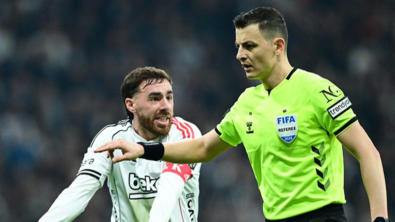 Beşiktaşlı futbolcular Orkun Kökçü ve Ersin Destanoğlu, Galatasaray derbisinin ardından