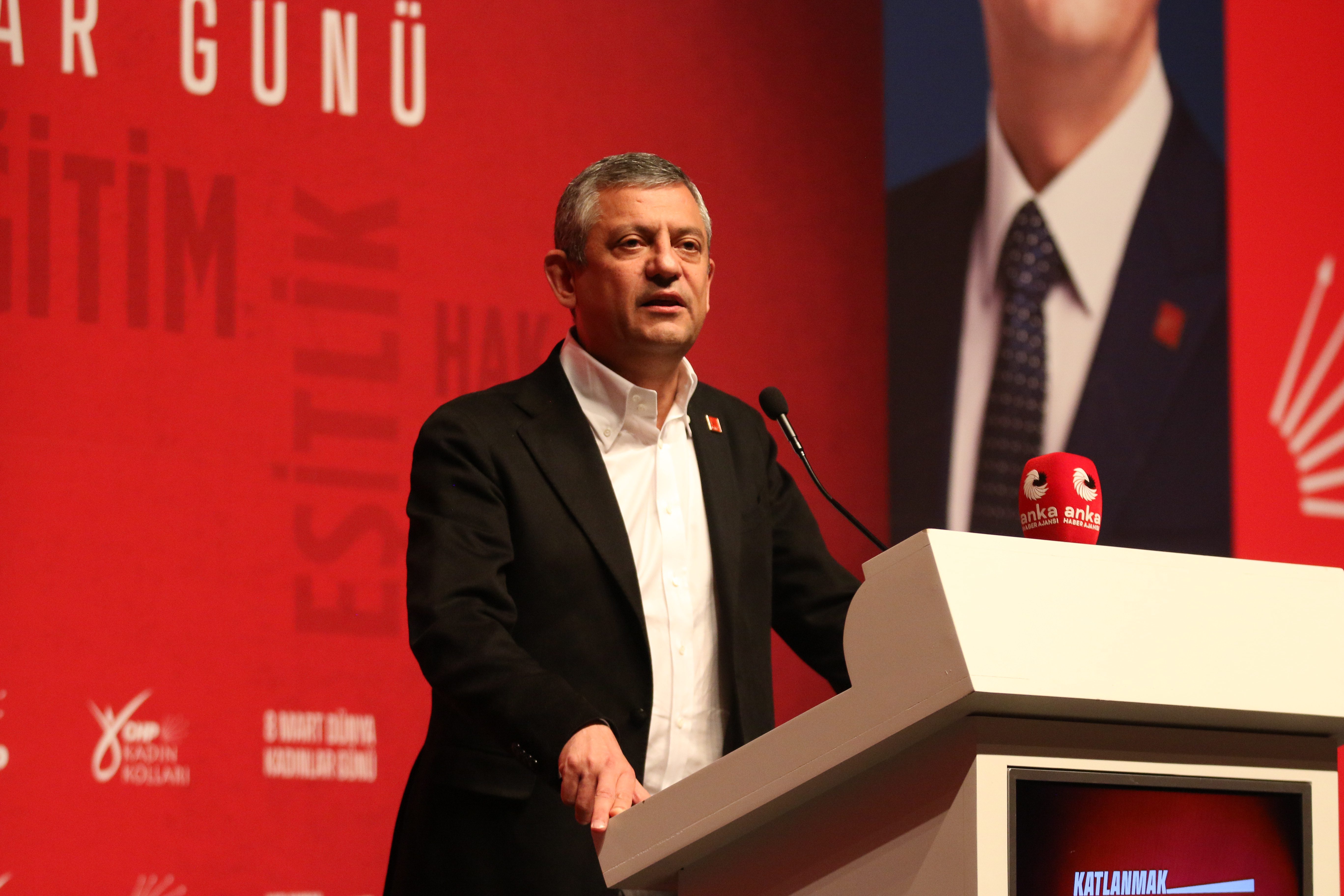 Cumhuriyet Halk Partisi Genel Başkanı Özgür Özel, "Çanakkale geçilmez." sözünün