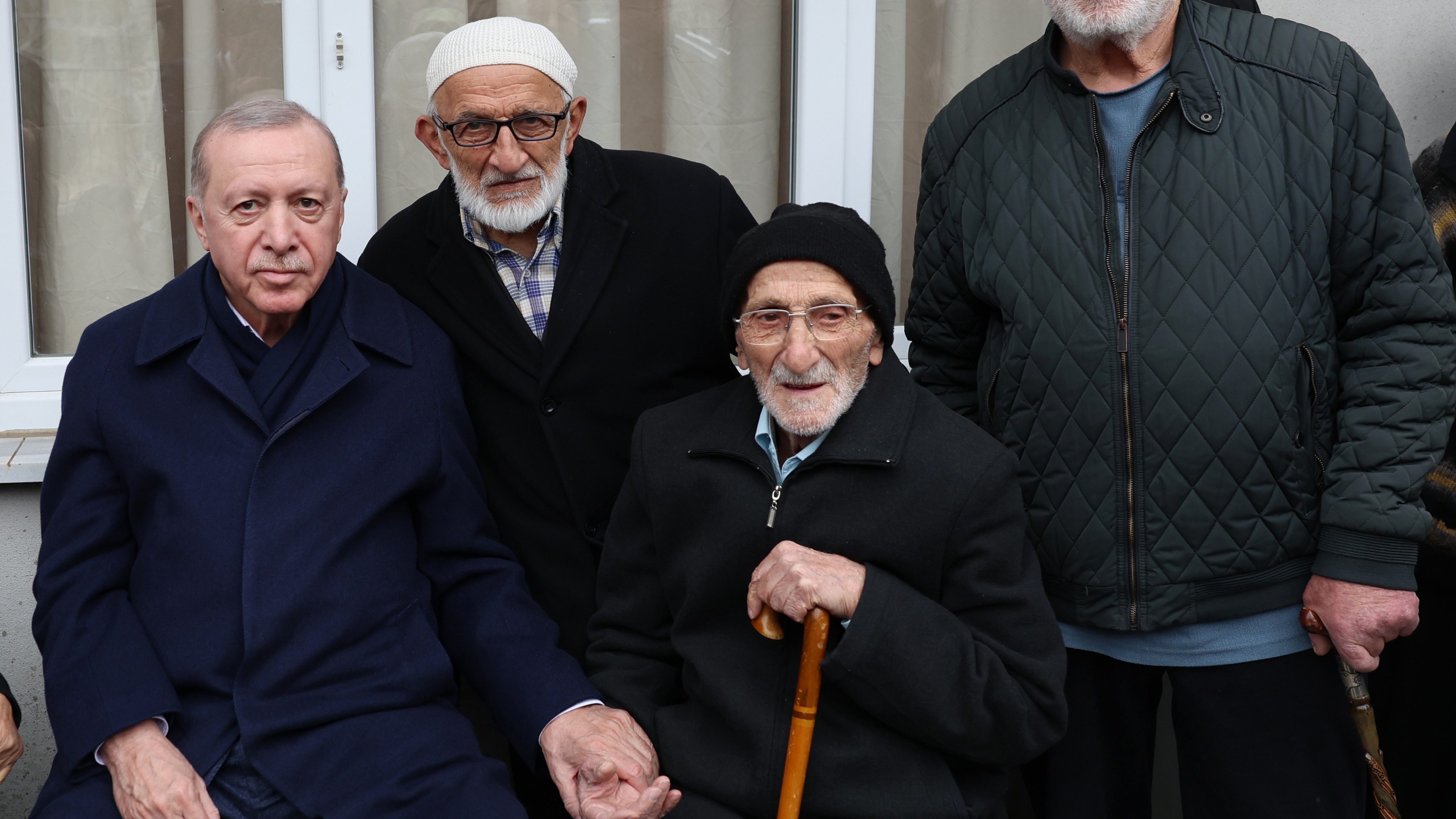 Cumhurbaşkanı Recep Tayyip Erdoğan, Ramazan Bayramı'nı geçirdiği memleketi Rize'nin Güneysu