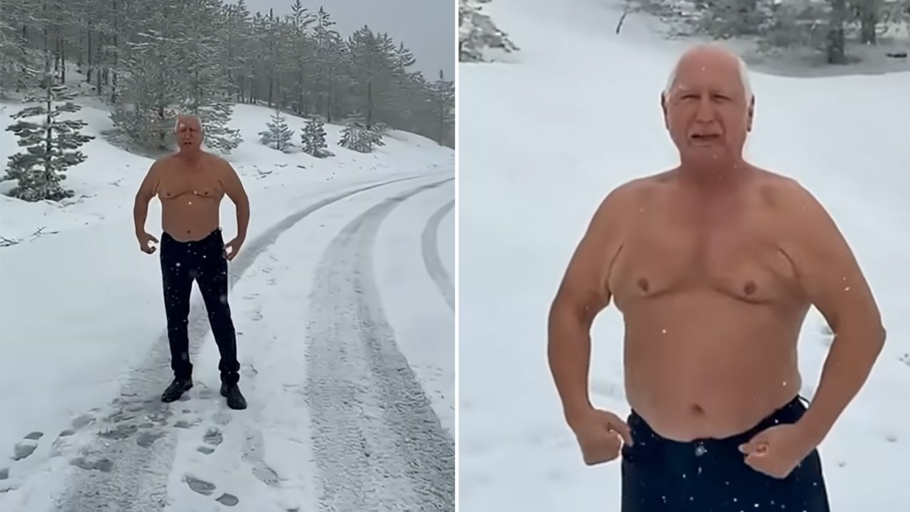 Murat Dağı'ndaki lapa kapa kar yağışından üstü çıplak bir şekilde